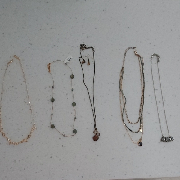 Necklace Bundle (6 Pieces) - Picture 1 of 7